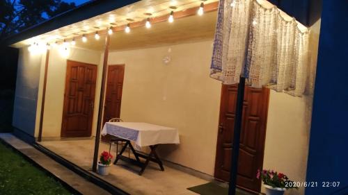 Basic Triple Room with Shared Bathroom