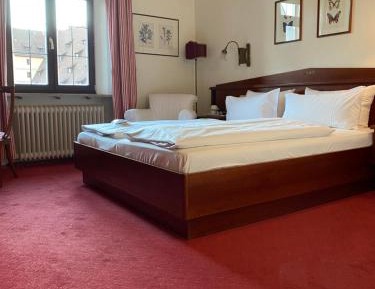 Superior Queen Room with City View