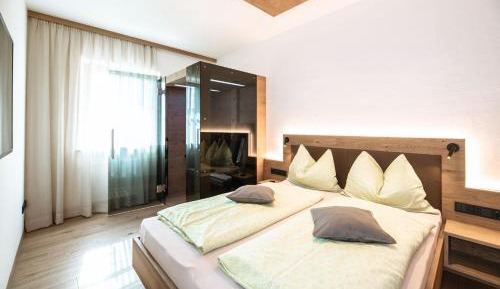 One-Bedroom Apartment with Patio