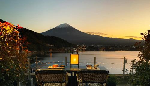 Superior Twin Room with Balcony with Mt.Fuji and Lake View - Non Smoking