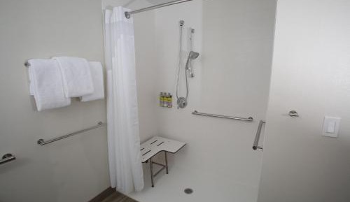Deluxe King Room - Hearing Accessible 