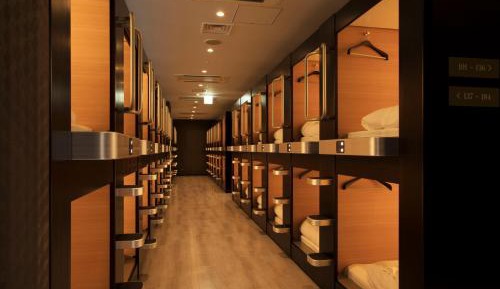 [Male Only] Superior Capsule Room - Check in after 7PM - 9 hour use only