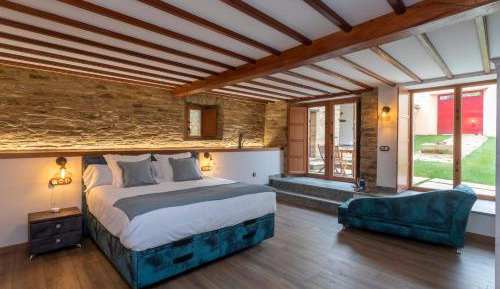 Deluxe King Suite