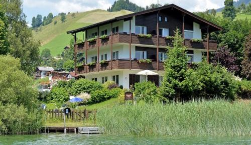 Apartment with Lake View