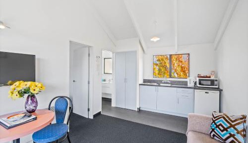 One-Bedroom Twin Apartment