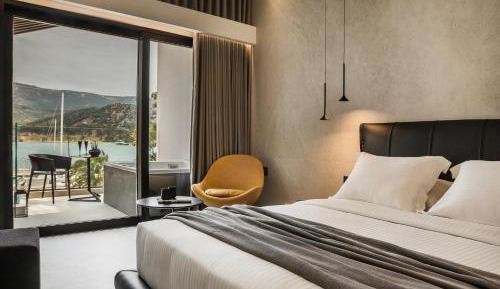 Superior Suite with Sea View and Private Jacuzzi