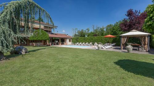 Five-Bedroom Villa
