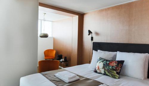 Twin Room with City View