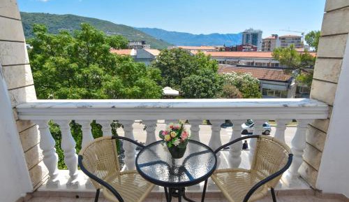 Triple Room with Balcony