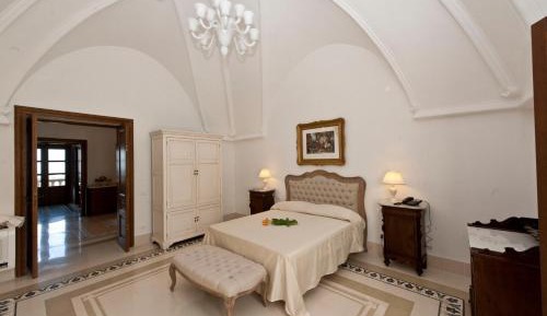 Superior One-Bedroom Apartment with Balcony