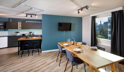 Classic Double Room with Shared Kitchen and Living room