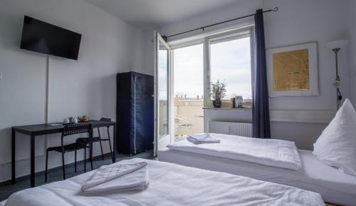 Budget Double Room with Shared Bathroom