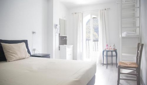 Triple Room with Shared Bathroom