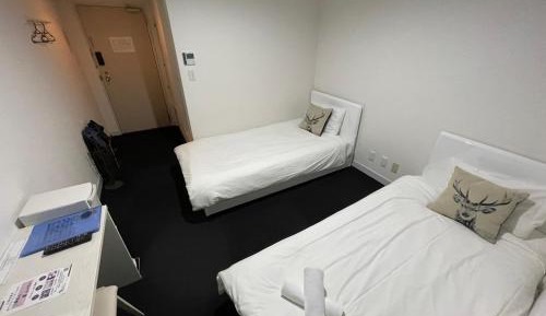 Twin Room with Shower