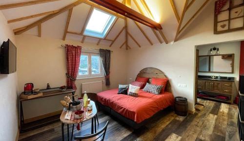 Double Room with Private Bathroom
