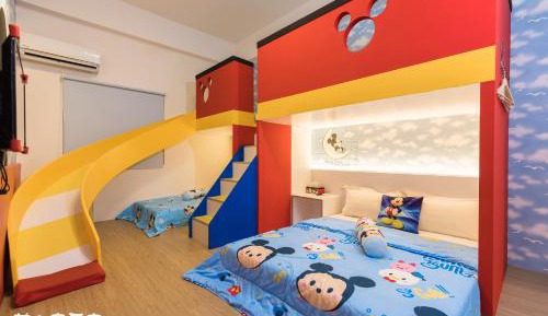 Quadruple Room with Private Bathroom