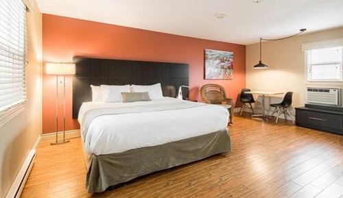 Standard Queen Room