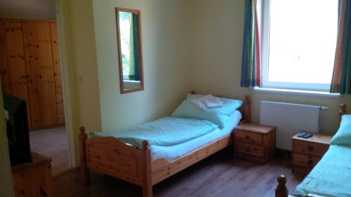 Single Room with Shared Bathroom