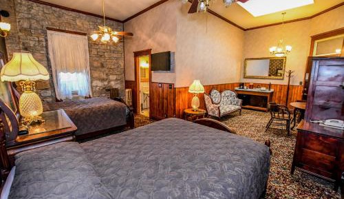 Deluxe Queen Room