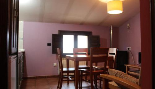 Standard One-Bedroom Apartment with Mountain View