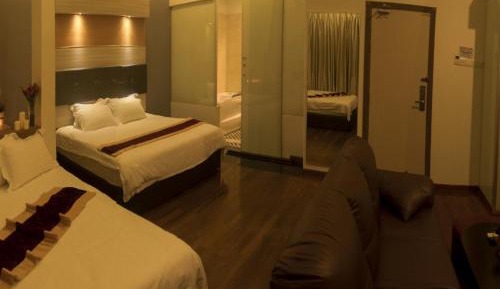 Deluxe Suite with Spa Bath