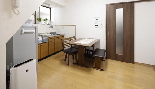 Family Room with Private Bathroom - No Cleaning for Consecutive Night Stays