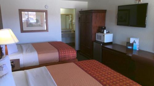 Queen Room with Two Queen Beds - Non-Smoking