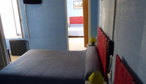 Quintuple Room