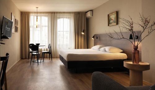 Large Studio Apartment