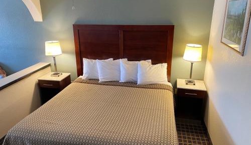 King Room - Non-Smoking