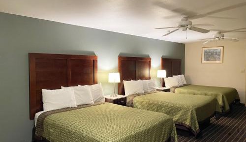 Comfort Triple Room