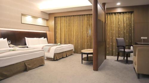 Premium Family Suite
