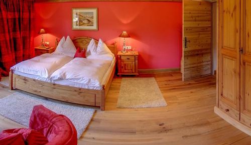 One-Bedroom Apartment with Balcony