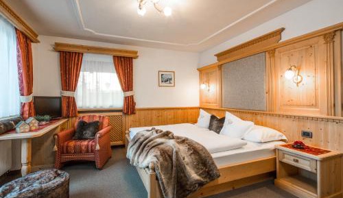 Double Room with Mountain View