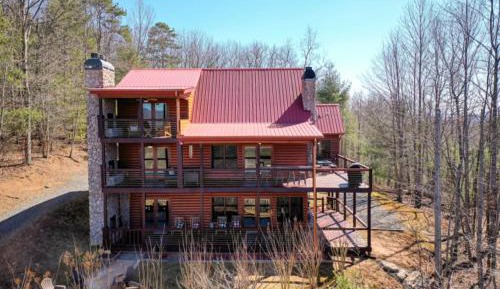 Four-Bedroom Holiday Home