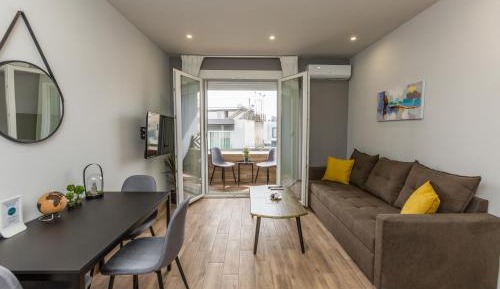 Deluxe Apartment