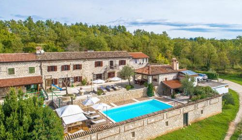 Four Bedroom Villa with Pool