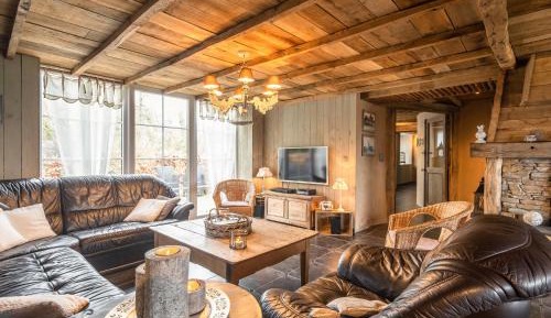 Seven-Bedroom Holiday Home