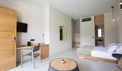 Honeymoon Suite With Private Pool & Mountain View
