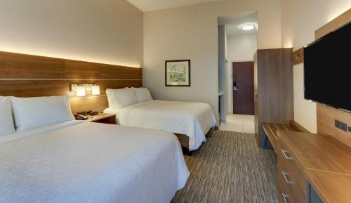 Standard Room with Two Queen Beds