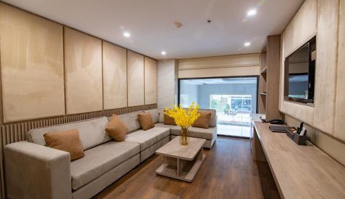 Deluxe King Studio