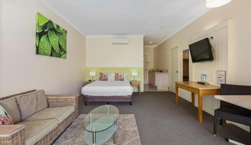 Deluxe Queen Room