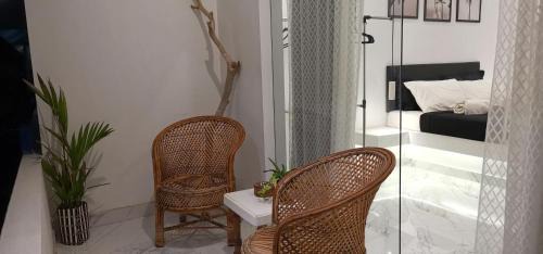 Deluxe Double Room with Side Sea View