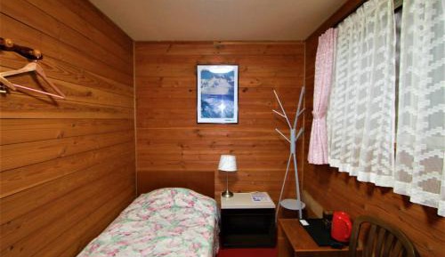 Single Room with Shared Bathroom