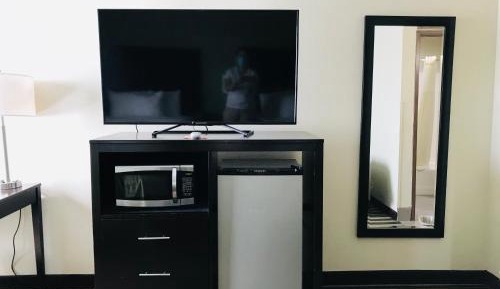 King Room - Accessible/Non-Smoking