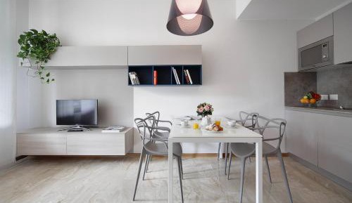 Apartment with Garden View