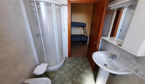 Quadruple Room with Private Bathroom