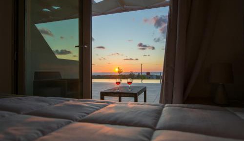 Deluxe Double or Twin Room Front of the Pool