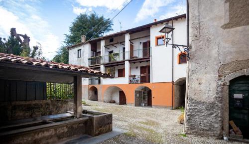 One-Bedroom Apartment - Split Level