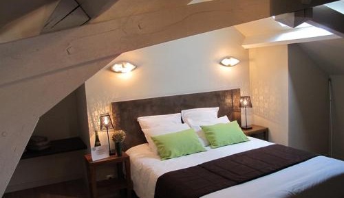Quadruple Room with Private Bathroom